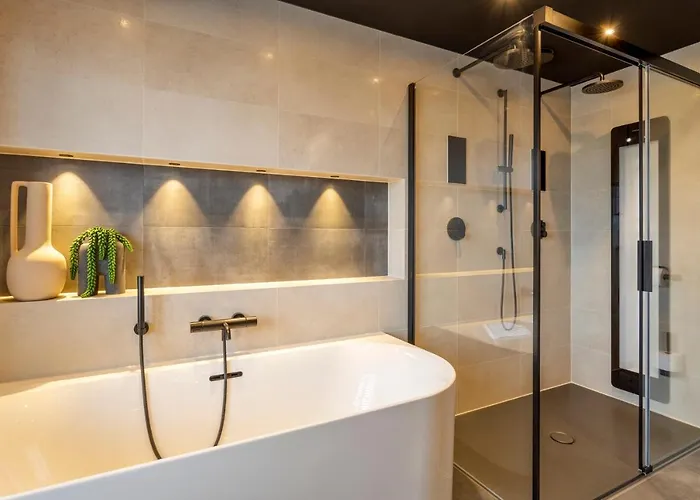 Отель Hogerhuys - Adults Only 4*