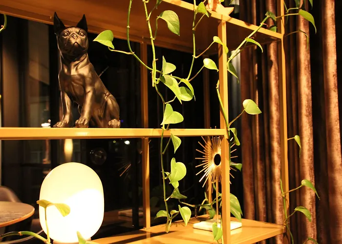 Hogerhuys - Adults Only