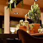 Hogerhuys - Adults Only 4*