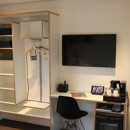 Hogerhuys - Adults Only