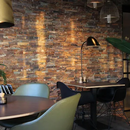 Hogerhuys - Adults Only